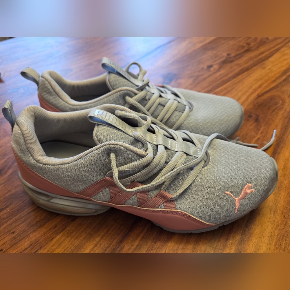 Puma Soft Foam Archtec Women's Athletic Shoes in Gray and Pink